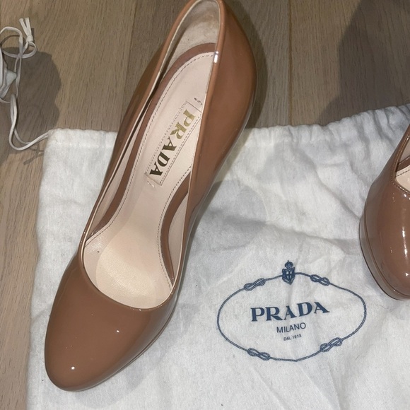 Prada heel - Picture 3 of 3